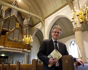 Dorpskerk van Ouderkerk aan de IJssel met Paul Kieviet