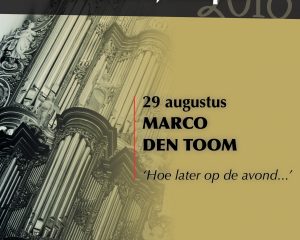 Marco den Toom laat in de avond Bovenkerk