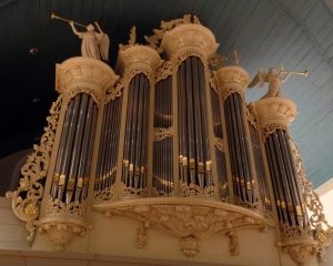 Grote kerk van Sliedrecht met organist Jan Dekker