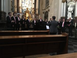 Kapel Hoornbeekc College te Amersfoort met mannenensemble Cantare