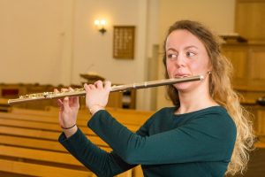 Psalmzangkoor Cresendo zingt in de Oude kerk van Lunteren