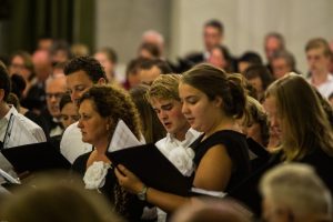 Grote kerk te Gorinchem met jongerenkoor Lois