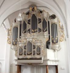 Reize Smits geeft orgelconcert in de Oude kerk van Barneveld