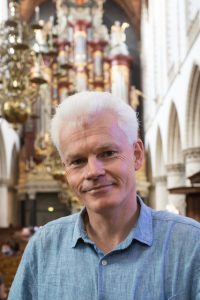 Peter Ouwerkerk ontvangt Henny Hogenbijl Prijs 2021