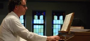 Bram Brandemann geeft een orgelconcert vanuit de Buitenkerk te Kampen