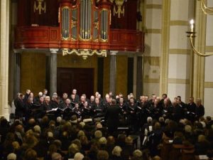 Sint Maartenskerk te Zaltbommel met Urker Mannenkoor Hallelujah