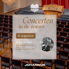 Organist Andre van Vliet bij Johannus orgelbouw te Ede